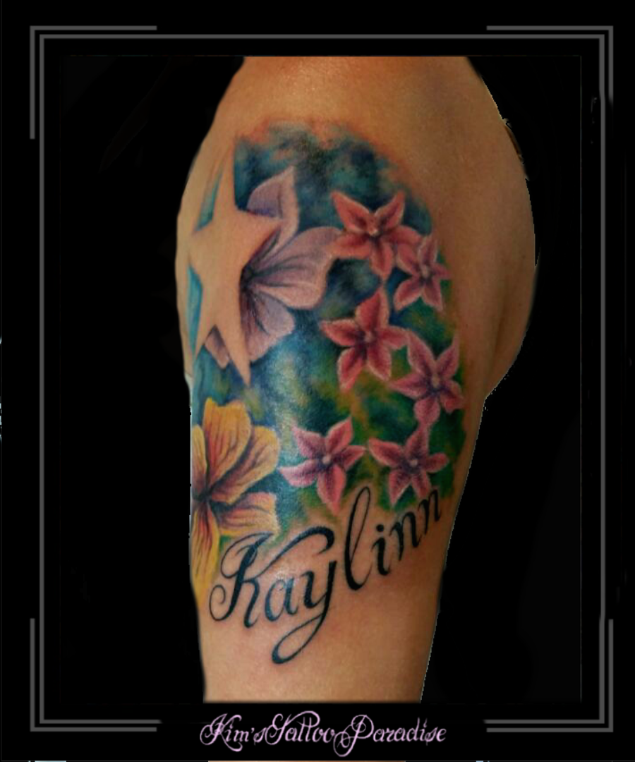 ster vrouw bovenarm kimstattooparadise tatoeages vrouwen mouwtatoeages allermooiste tattoosleeves halve