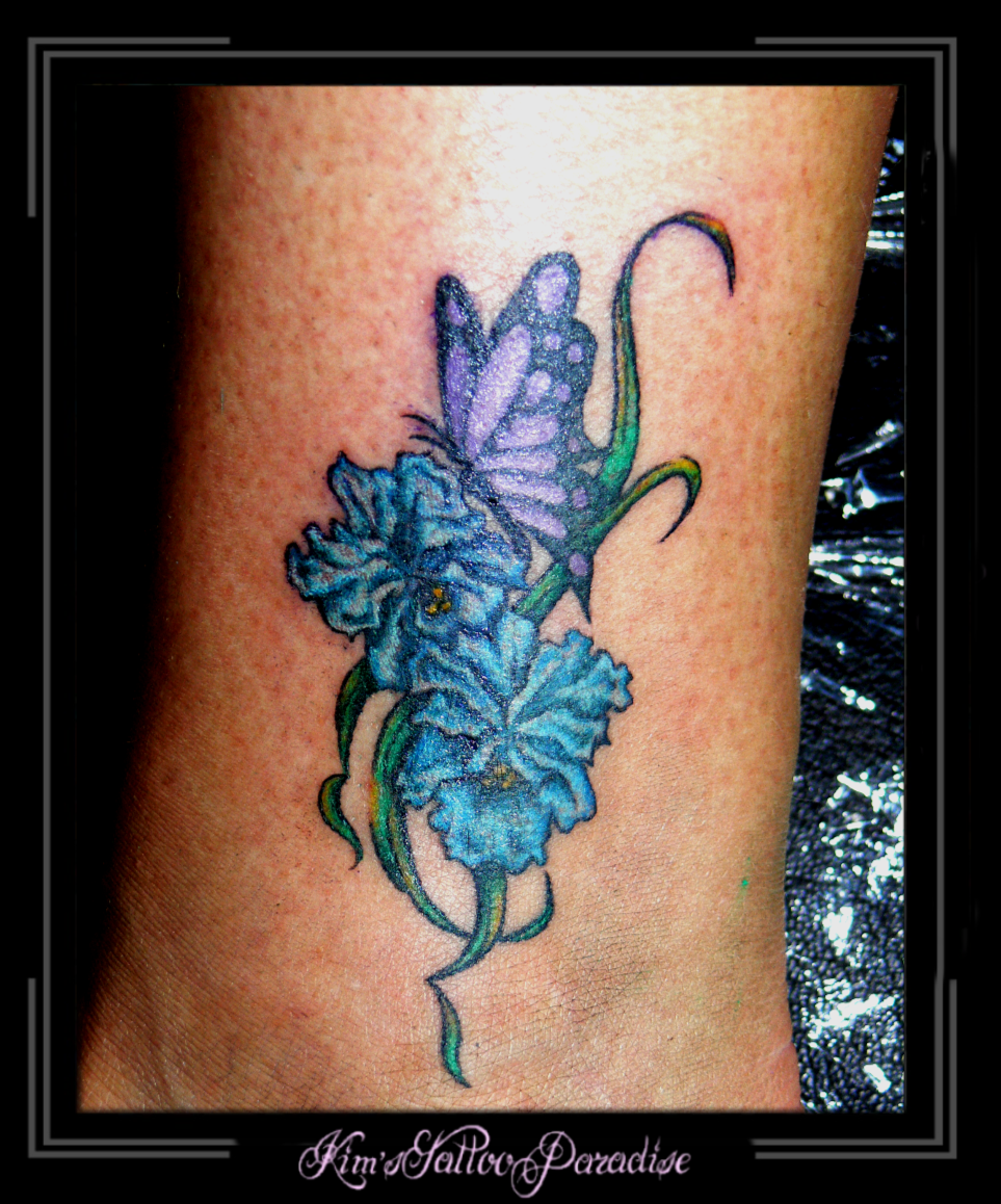 Vlinder bloem tattoo Tattoos Bloemen