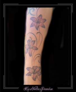 lelies bloemen arm