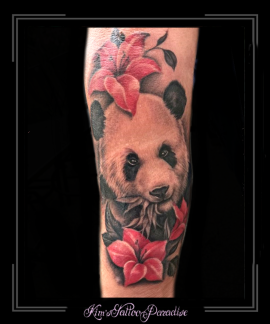 panda-beerbloemenonderarm