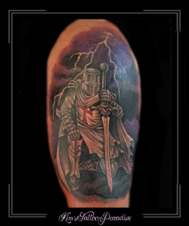 ridder harnas kruisridder tempelier bovenarm