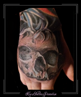 skull schedel hand