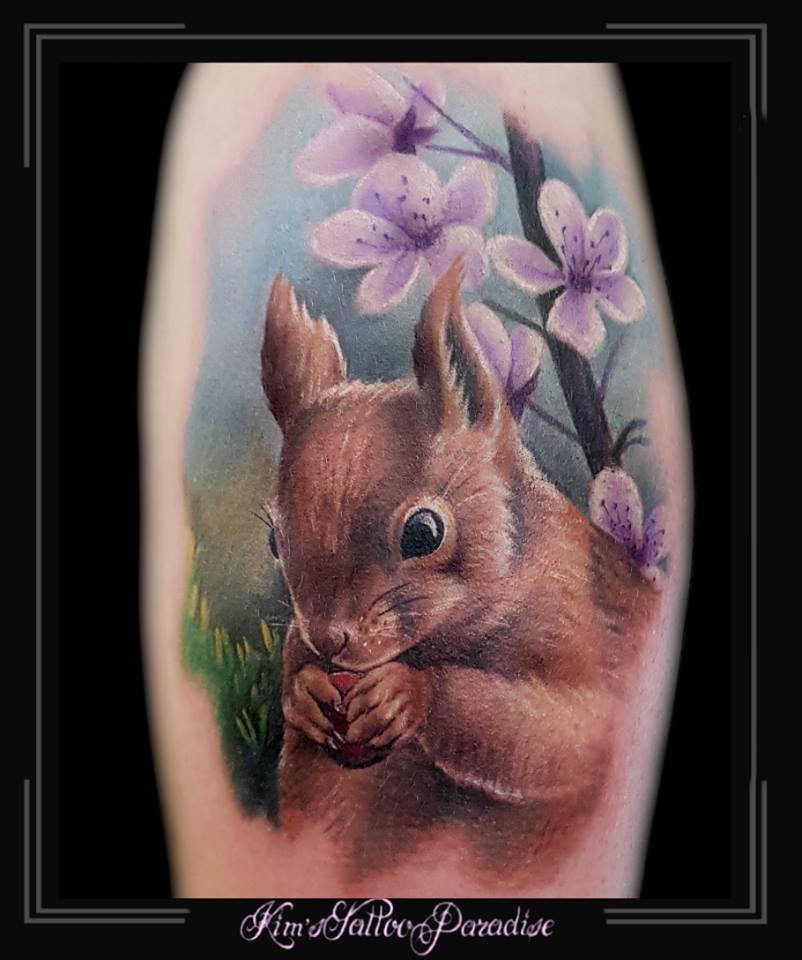 eekhoorn-bloesem-bloemen-bes-bovenarm-squirrel