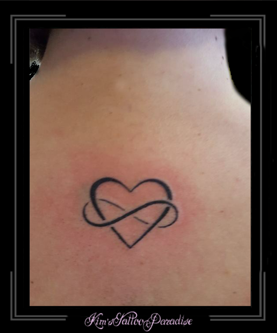 Reparatie mogelijk Schiereiland radicaal hart infinity rug | Kim's Tattoo Paradise