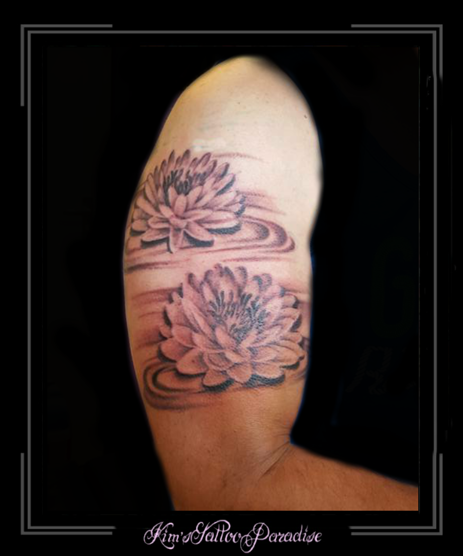 lotus bloemen bovenarm