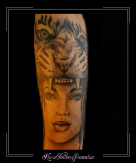 tijger gezicht vrouw onderarm roofdier
